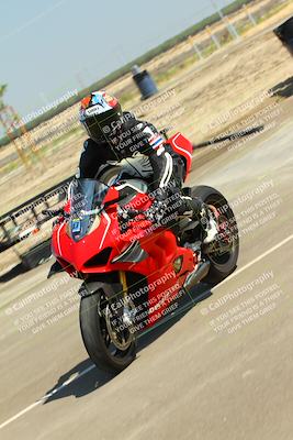 media/Sep-20-2025-TrackDaz (Sat) [[27f0cde673]]/Around the Pits/